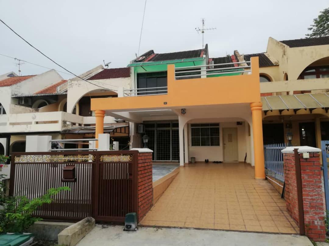 Sweethome For Travelers Seremban Exteriör bild