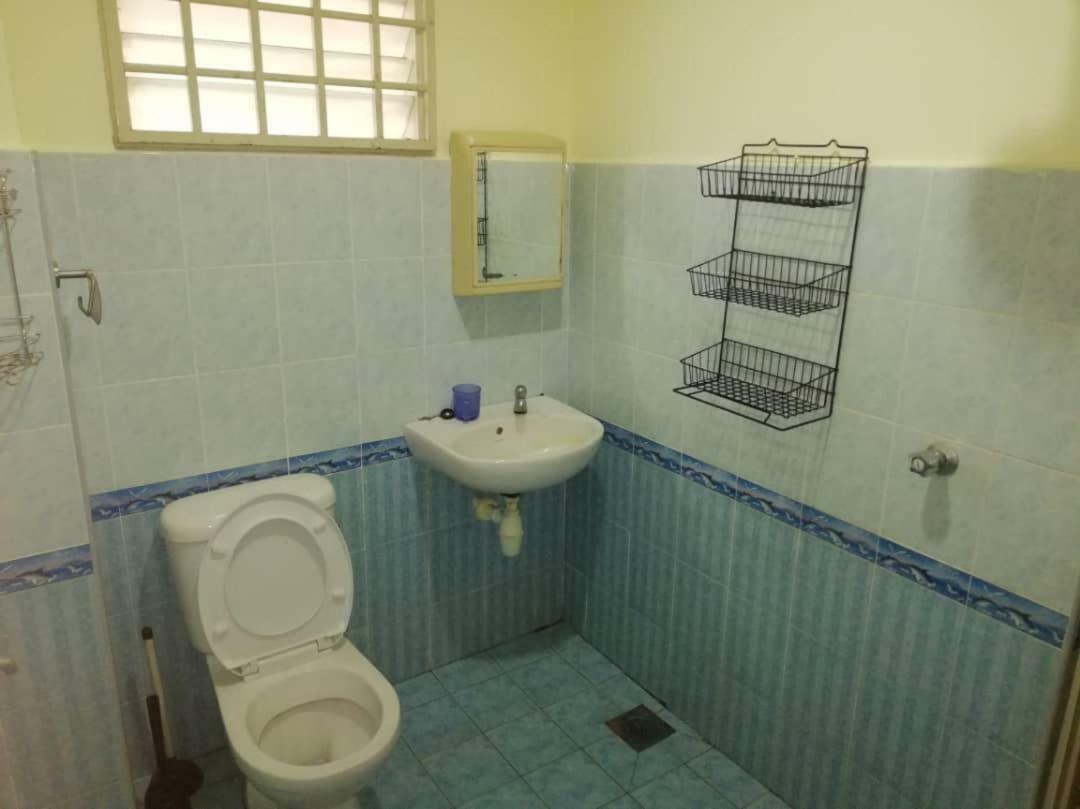 Sweethome For Travelers Seremban Exteriör bild