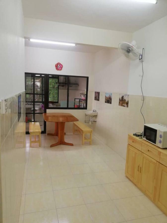 Sweethome For Travelers Seremban Exteriör bild