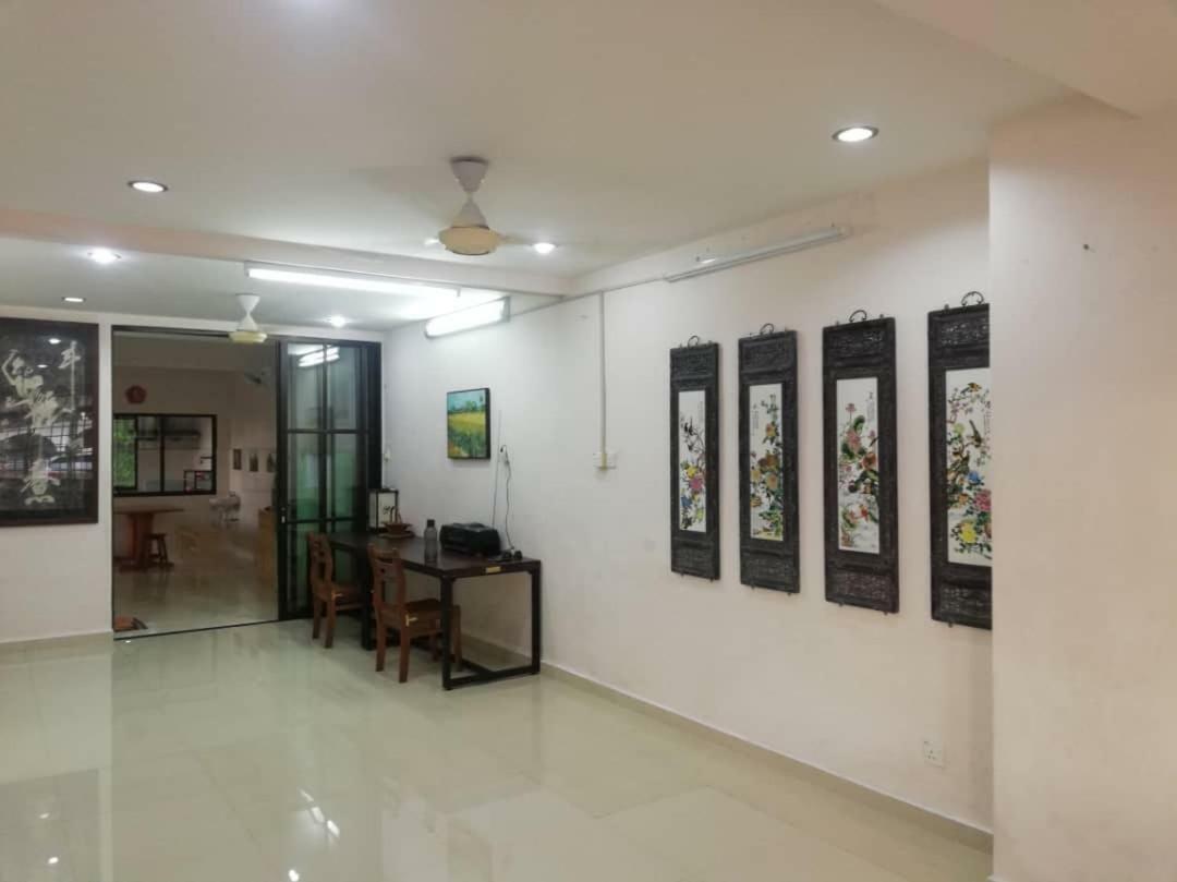 Sweethome For Travelers Seremban Exteriör bild